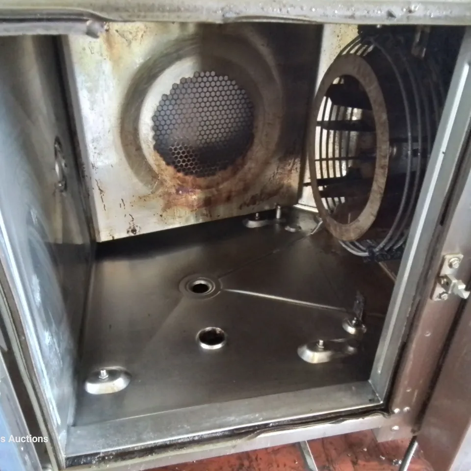HOUNDE 7 TRAY COMBI OVEN Model CPE 1.06