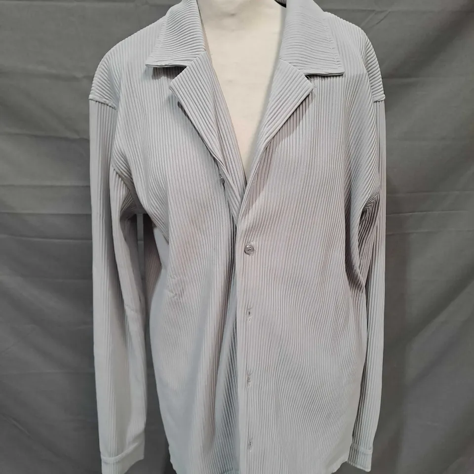 THE ICON AMSTERDAM X ROSS CAMPBELL PLEATED SHIRT IN GREY - LARGE