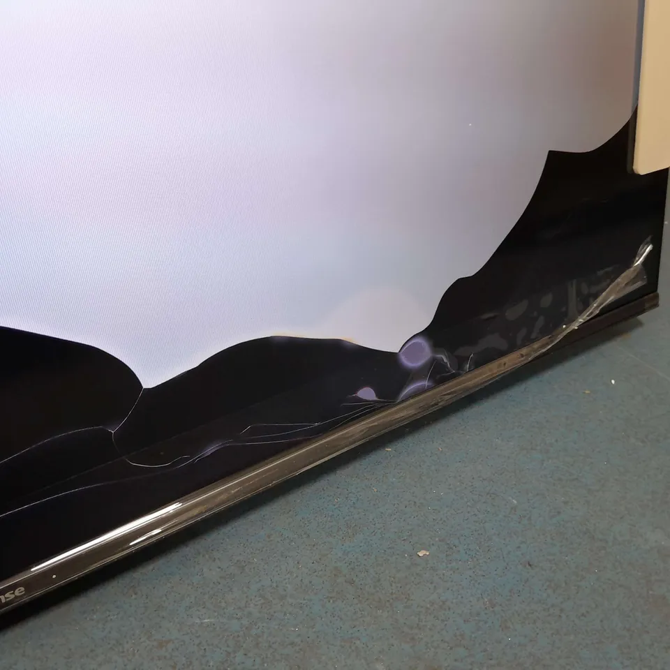 BOXED HISENSE 50" QLED TV - COLLECTION ONLY