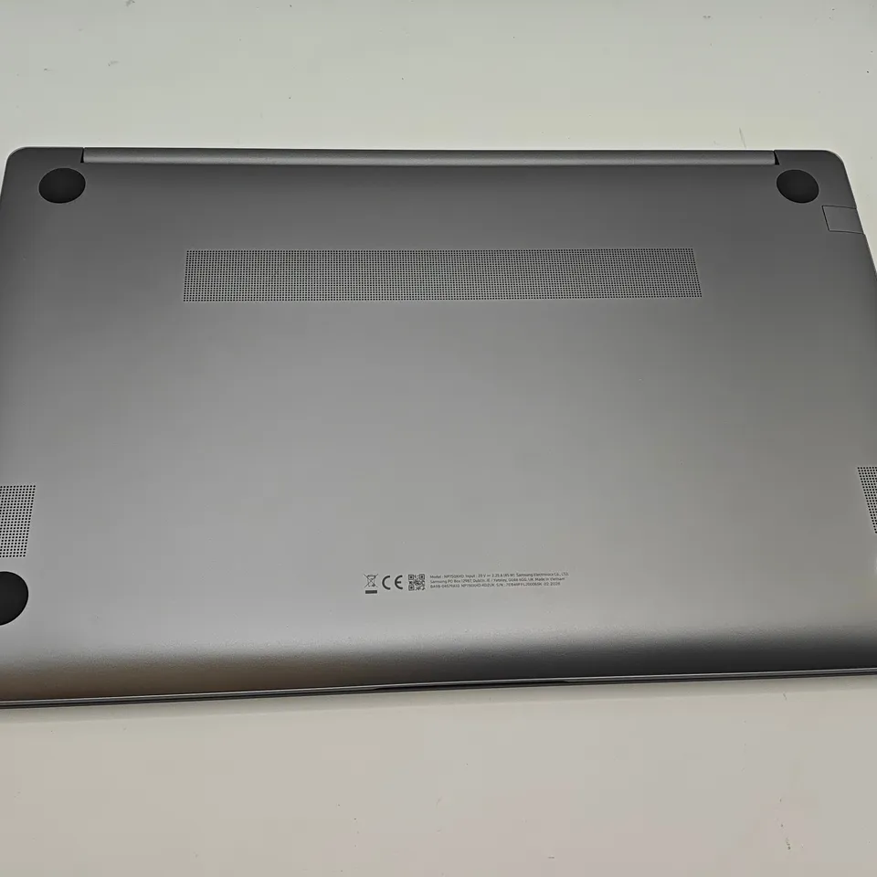 UNBOXED SAMSUNG INTEL CORE ULTRA 5 LAPTOP IN SILVER - NP750XHD