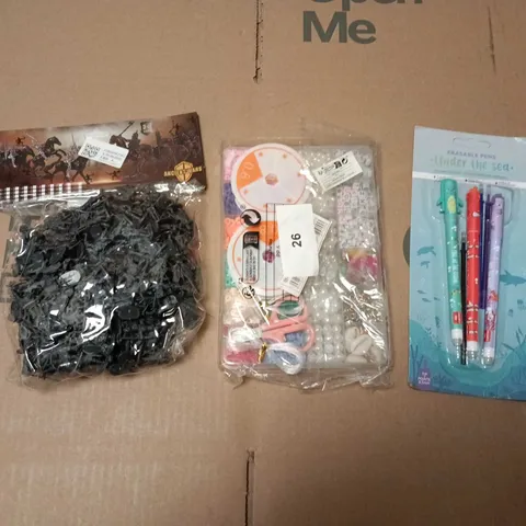 LARGE QUANTITY OF ASSORTED TOYS AND GAMES TO INCLUDE - ERASABLE PENS, BRACELET CRAFT KIT & PLASTIC FIGURINES ETC 