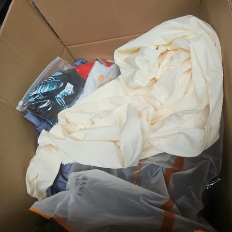 BOX OF APPROXIMATELY 15 ASSORTED CLOTHING ITEMS TO INCLUDE: MULTICOLOURED LEGGINGS