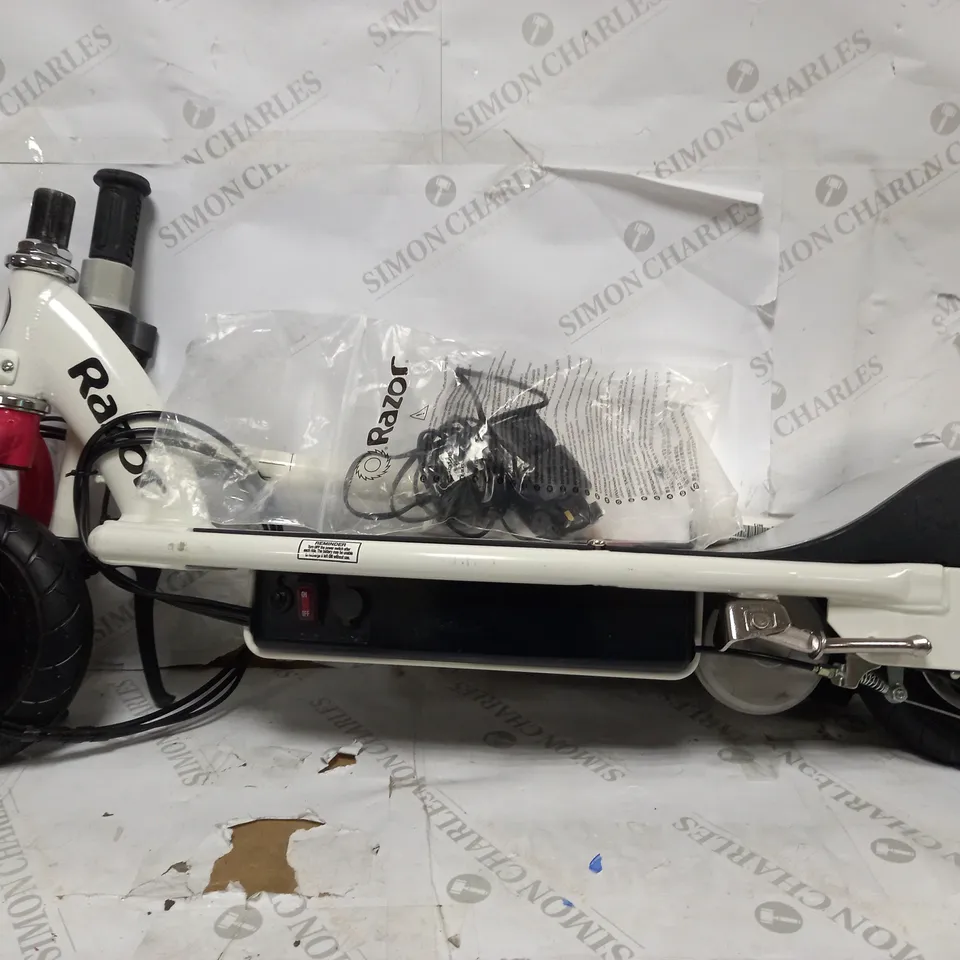 RAZOR E200 12-VOLT SCOOTER RRP £314.99