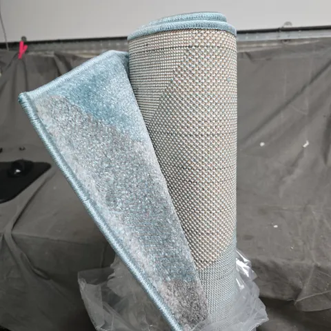 BLUE VELVET RUG ROLL