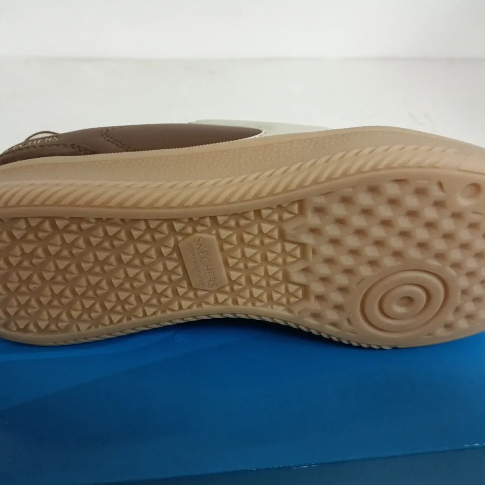 SKECHERS SIZE 7