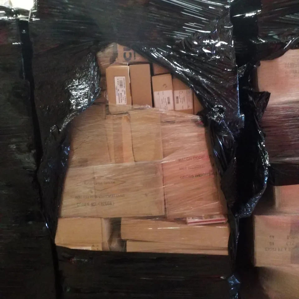 PALLET CONTAINING LARGE QUANTITY OF ASSORTED GREETINGS CARDS