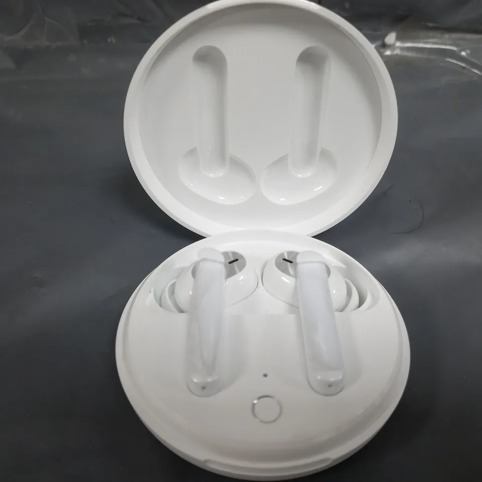 BOXED OPPO ENCO W31 EARBUDS IN WHITE