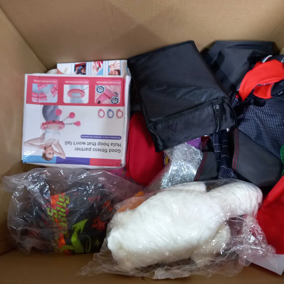 BOX OF APPROXIMATELY 20 ASSORTED TOYS & GAMES TO INCLUDE MARVEL STUDIOS THOR LOVE AND THUNDER RAVAGER THOR, VARIOUS PLUSHES/TEDDYS, CARD GAMES, ETC