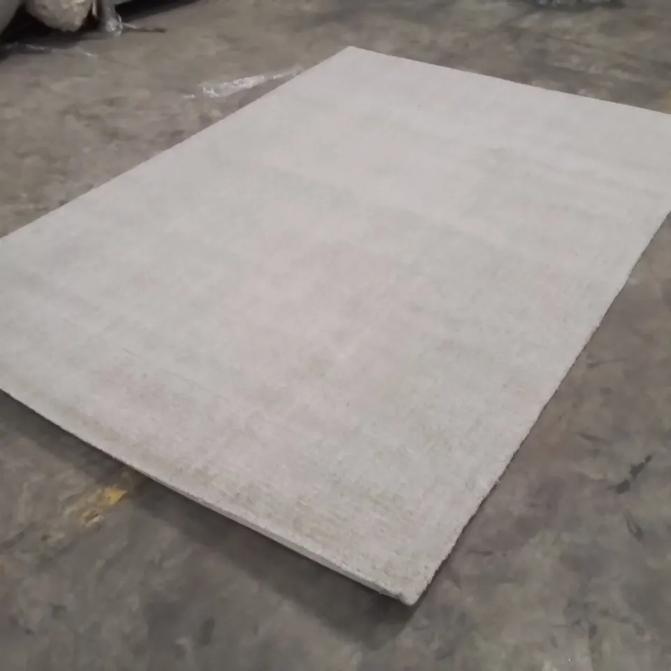 QUALITY DESIGNER AREA RUG - APPROXIMATELY 230X160CM