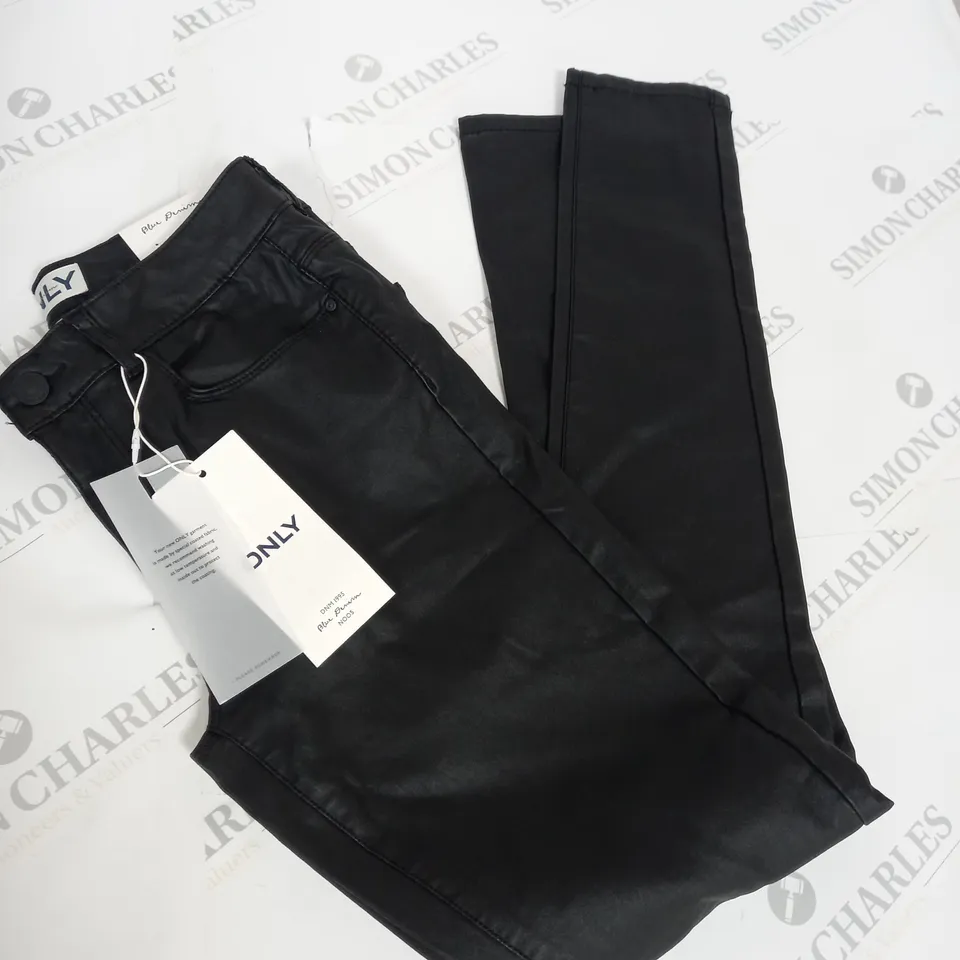 ONLY MID WAIST COATED PANTS SIZE M 