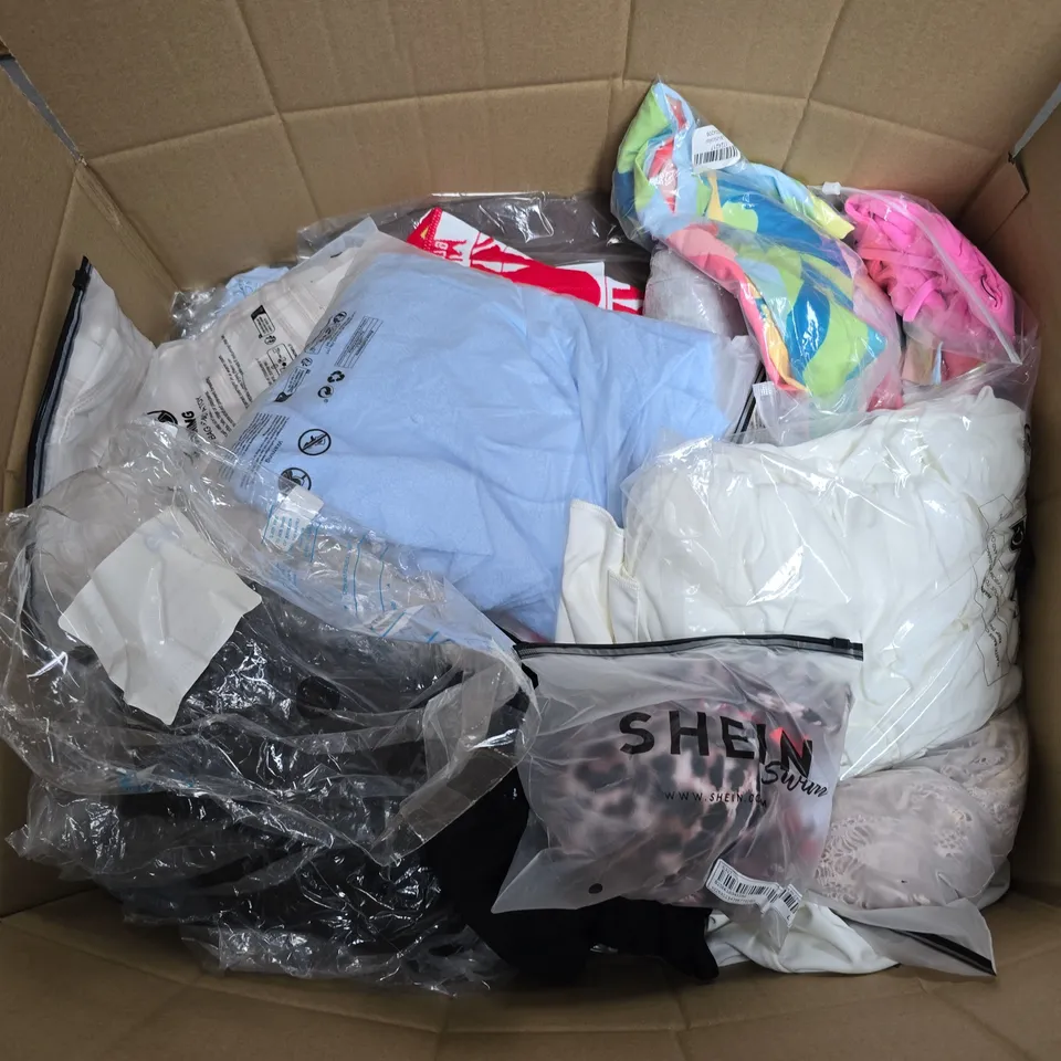LARGE BOX OF APPROXIMATELY 20 ASSORTED CLOTHING ITEMS IN VARIOUS SIZES, STYLES AND COLOURS