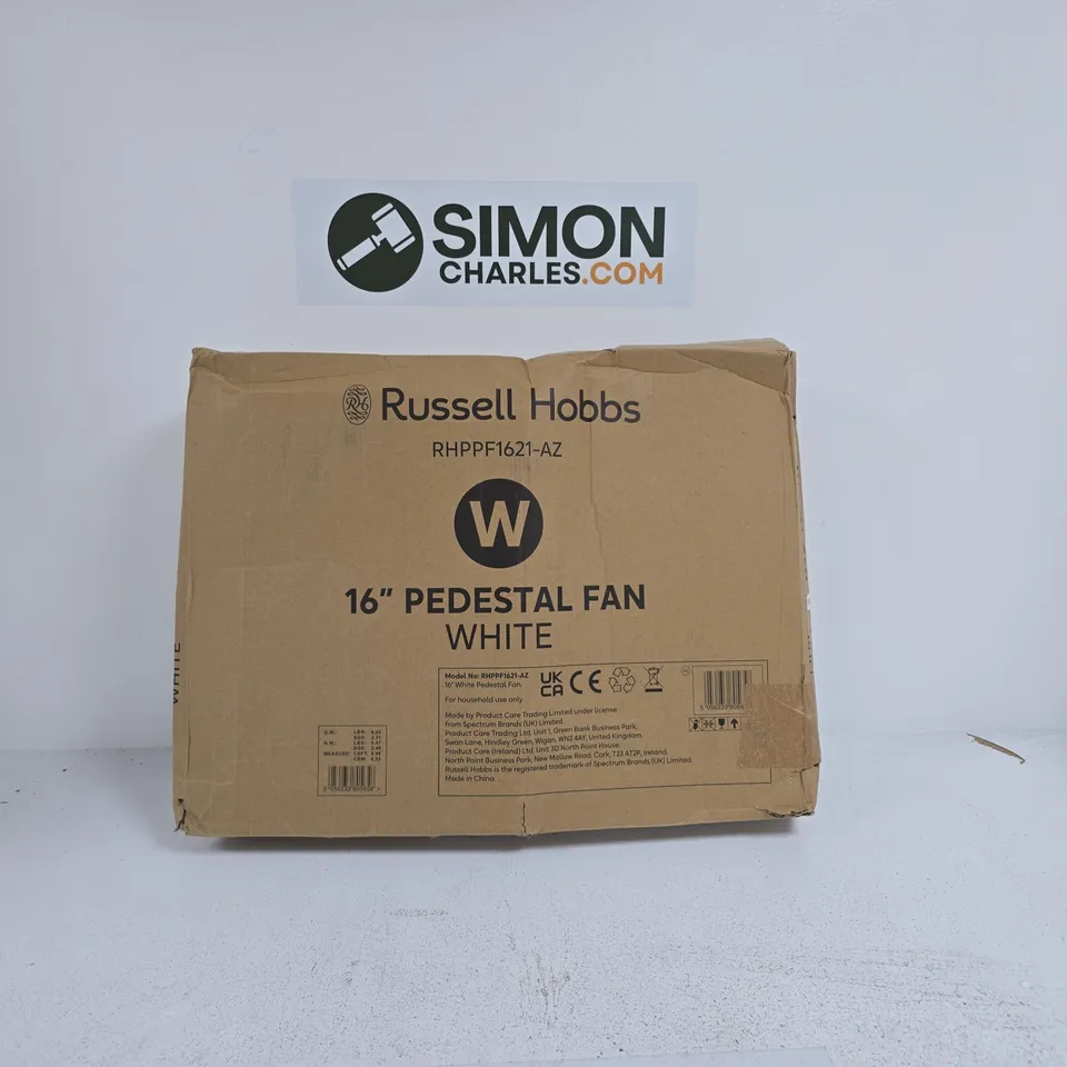 RUSSELL HOBBS 16" PEDESTAL WHITE FAN BOXED
