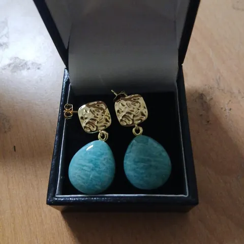 MALIKA SEMI PRECIOUS PEBBLE DROP EARRINGS