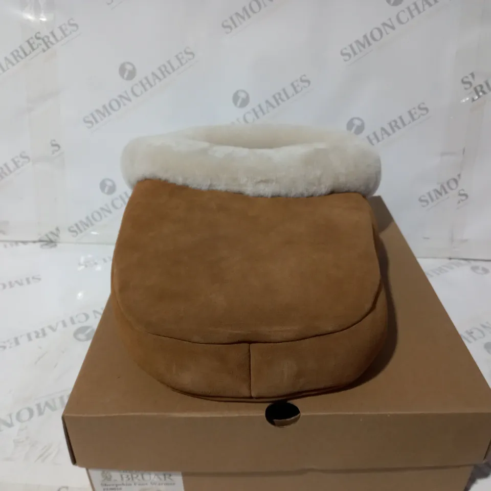 THE HOUSE BRUAR SHEEPSKIN FOOTWARMER CHESNUT TAN SIZE M