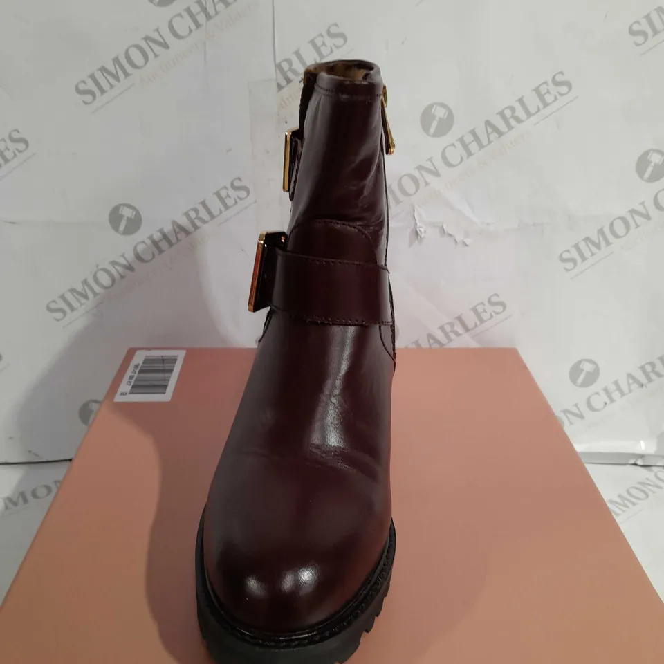 BOXED MODA IN PELLE CORNELIA BIKER BOOTS, BROWN - SIZE 7 