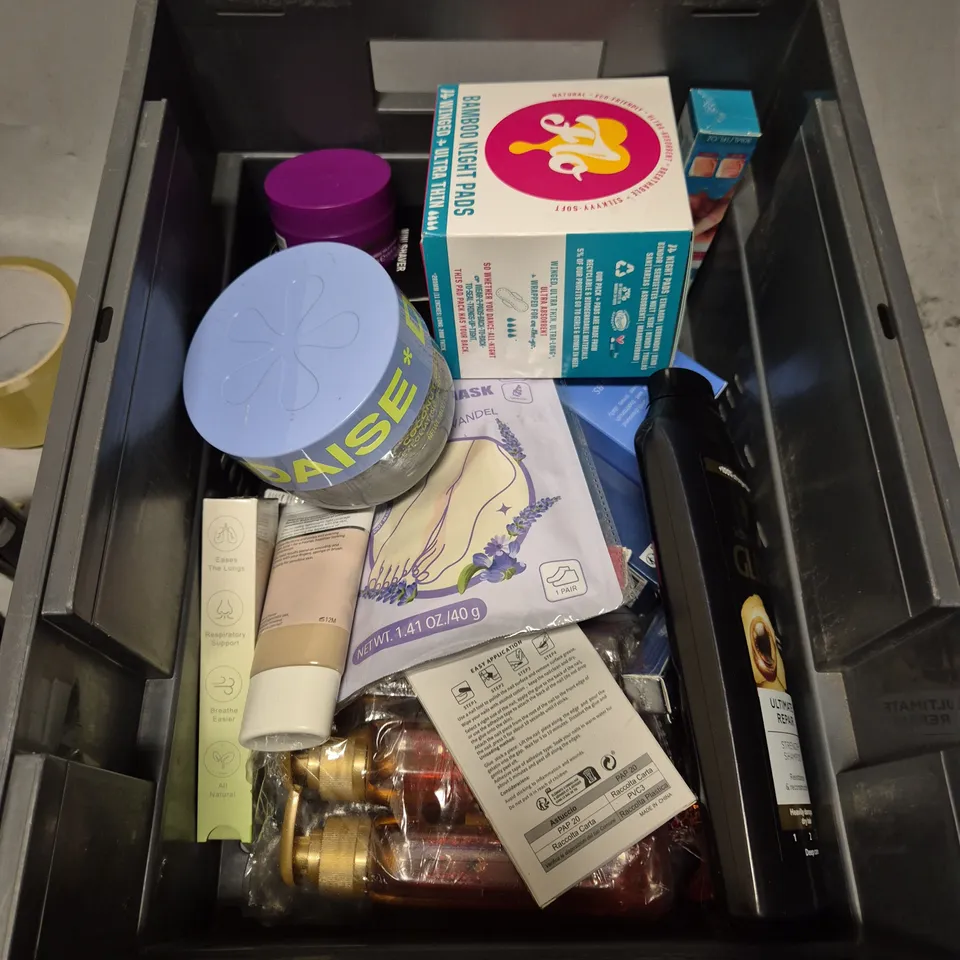 APPROXIMATELY 20 HEALTH AND BEAUTY PRODUCTS TO INCLUDE HELLO GORGEOUS BAMBOO PADS, GIVE ME CLEANSING BALM AND GLISS SHAMPOO