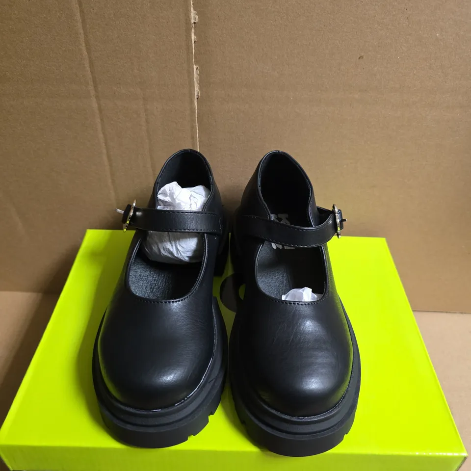 BOXED PAIR OF KOI FLUTTER JUMP KIDZ FLOWER MARY JANE SHOES – BLACK, UK 12K
