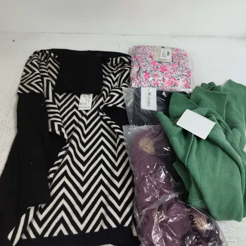 APPROXIMATELY 30 ASSORTED CLOTHING ITEMS IN VARIOUS SIZES, STYLES & COLOURS TO INCLUDE BRANDS SUCH AS WILD FLOWER, ANAMOR, EMMA, ETC - COLLECTION ONLY