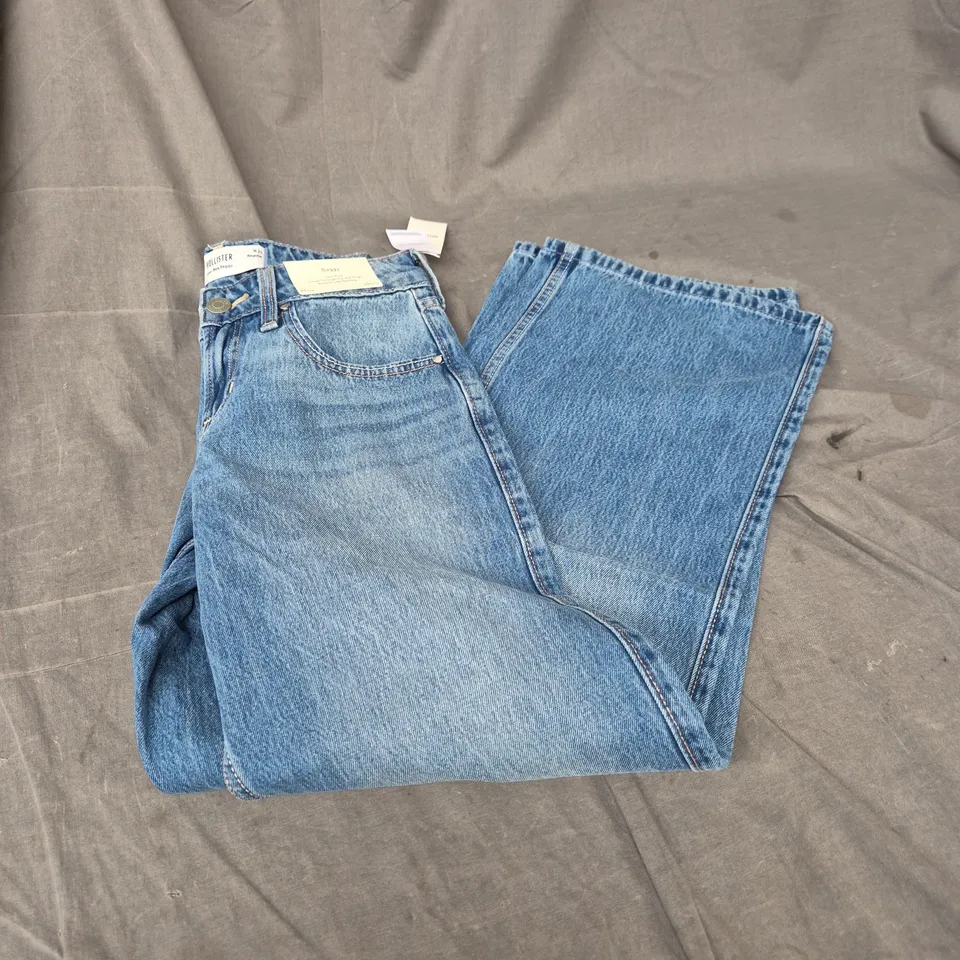 HOLLISTER LOW-RISE BAGGY JEANS IN BLUE – W24 REGULAR 