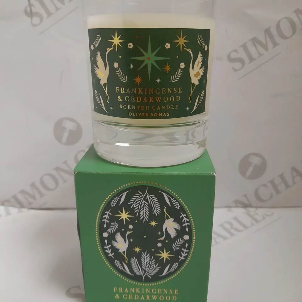 OLIVER BONAS FRANKINCENSE & CEDARWOOD SCENTED CANDLE 