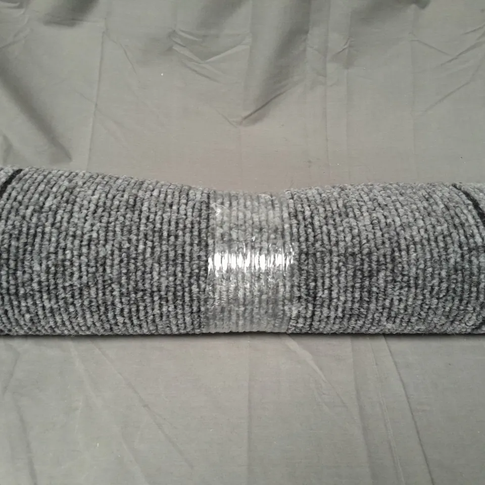 UNBRANDED RUG IN GREY - SIZE UNSPECIFIED