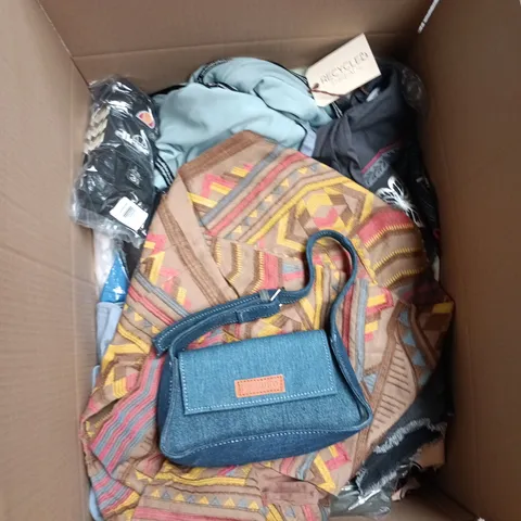 BOX OF APPROXIMATELY 20 ASSORTED CLOTHING TO INCLUDE: TU DRESS