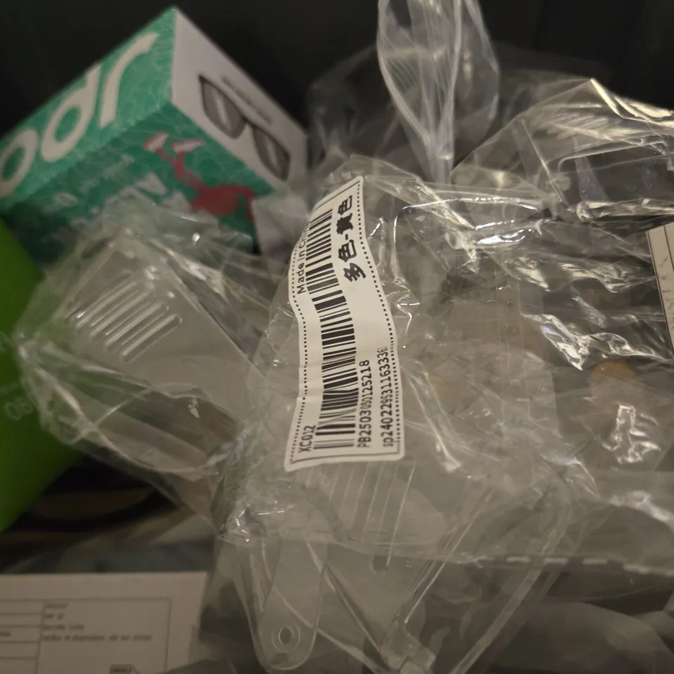 APPROXIMATELY 15 ASSORTED VISION CARE ITEMS TO INCLUDE -SUNGLASSES , EYEWEAR GLASSES , CARRY CASES ETC