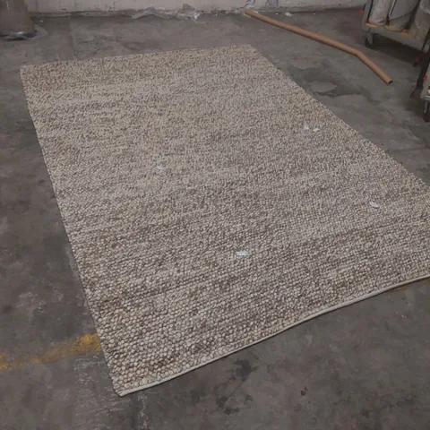 QUALITY DESIGNER AREA RUG - APPROXIMATELY 290 x 200cm