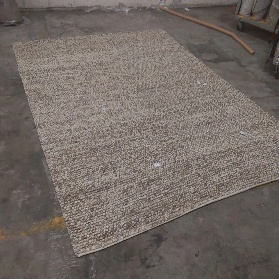QUALITY DESIGNER AREA RUG - APPROXIMATELY 290 x 200cm
