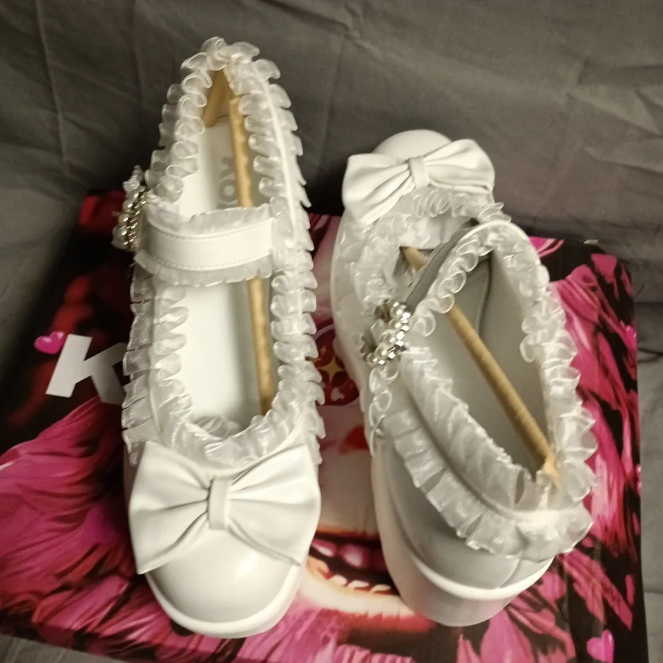 BOXED KOI TIRA RUFFLE MARY JANES SHOES IN WHITE - UK 6