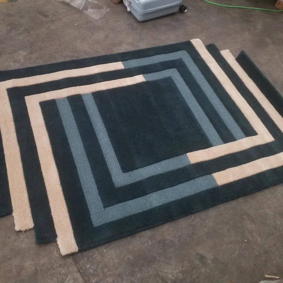 QUALITY DESIGNER AREA RUG APPROXIMATELY 120×180CM
