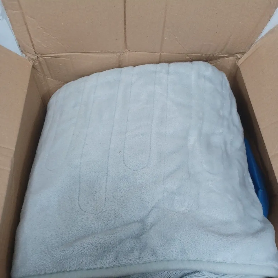 COZEE HOME VELVETSOFT HEATED THROW IN LIGHT GREY