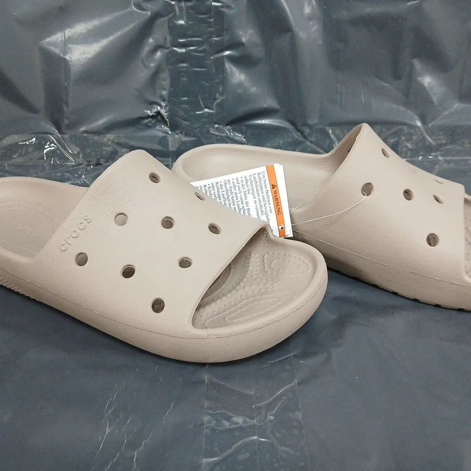 PAIR OF CROCS CLASSIC SLIDE V2 IN NUDE SIZE UK M5/W6