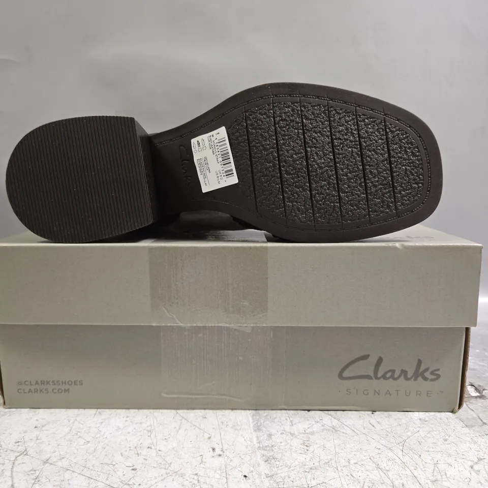 BOXED PAIR OF CLARKS OPEN TOE BLOCK HEEL STRAPPY SANDALS IN BLACK SIZE UK 6