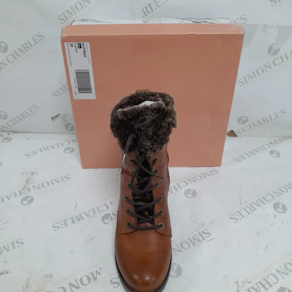 BOXED  MODA IN PELLE FAUX FUR LINED LACE UP BOOTS ALPINNE TAN SIZE 39 