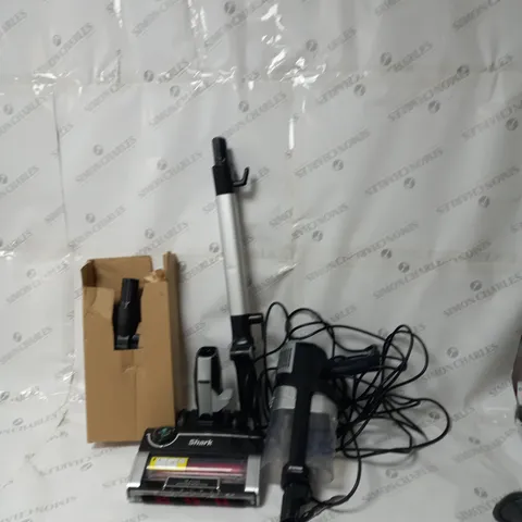BOXED SHARK STRATOS ANTI HAIR WRAP PET PRO VACUUM CLEANER HZ3000UKT