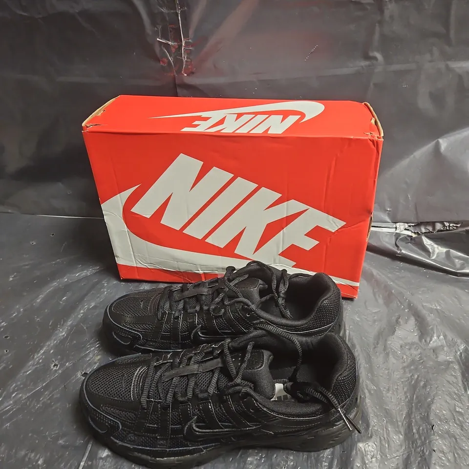 NIKE P-6000 BLACK SNEAKERS – UK 9 (EU 44)