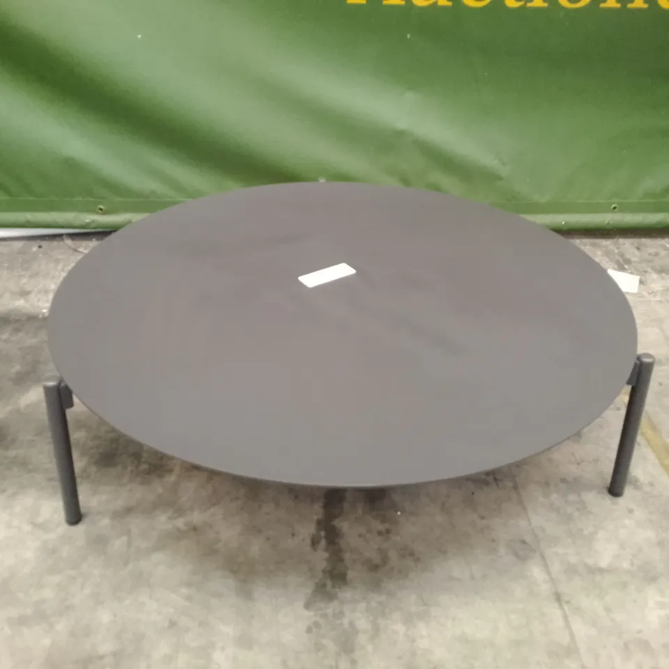ROUND METAL COFFEE TABLE 