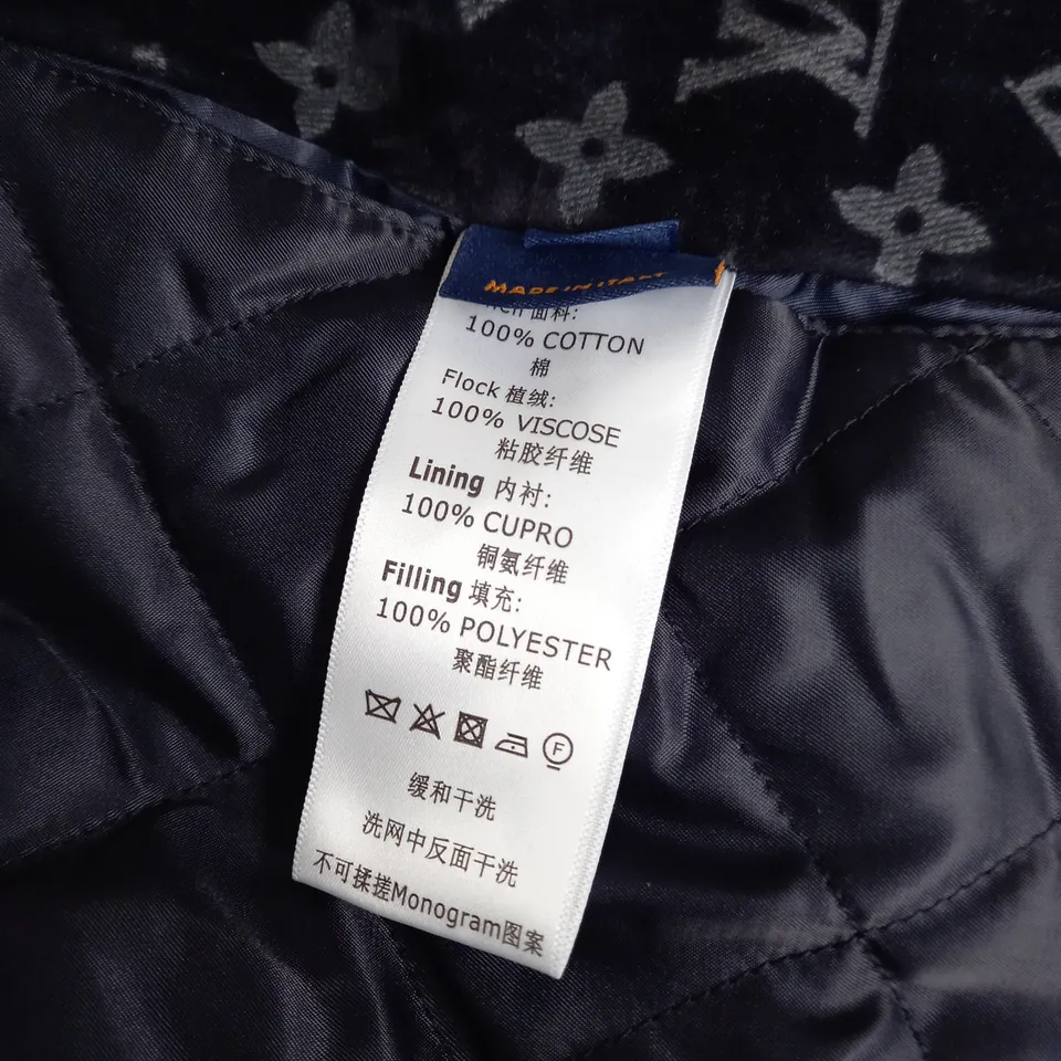 LOUIS VUITTON NAVY & WHITE BUTTON UP JACKET - SIZE 50