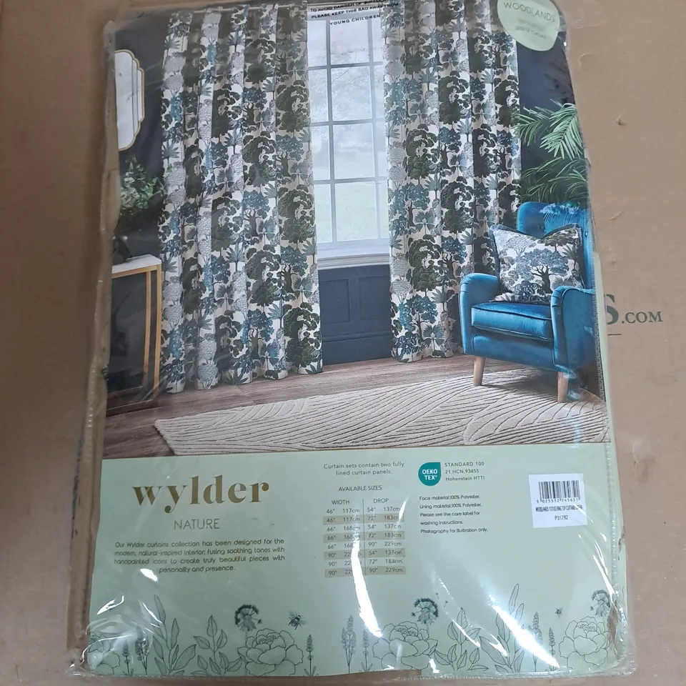 WYLDER NATURE WOODLAND EYELET LIED CURTAINS IN GREEN - W 46" / D 72"