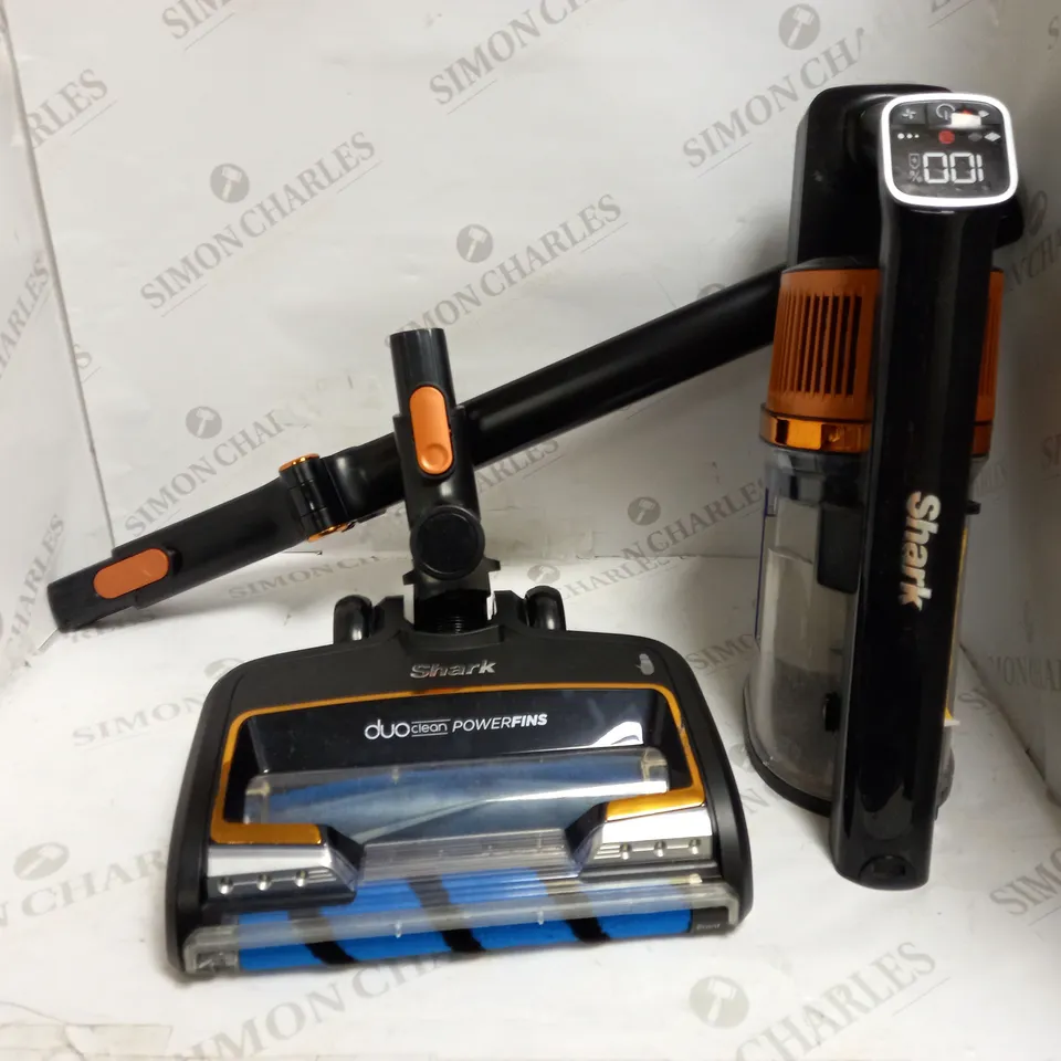 SHARK CORDLESS STICK VACUUM