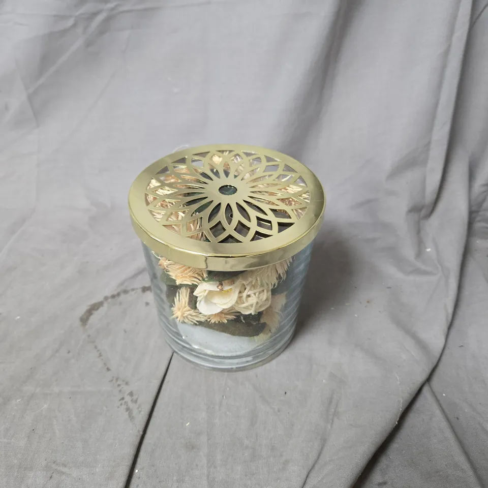 KIMBLE HOME PEAR & FREESIA POTPOURRI – 140G, GLASS JAR WITH DECORATIVE GOLD LID (BOXED SET)