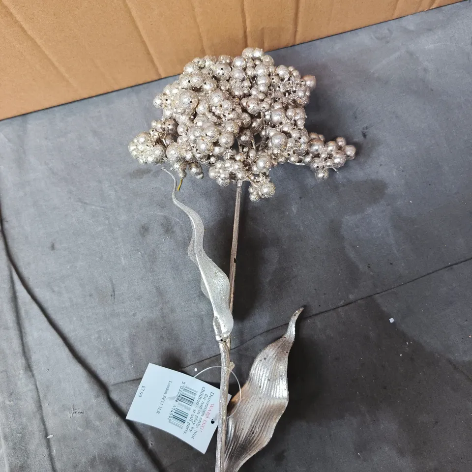 12X GISELA GRAHAM SILVER FAUX FLOWERS WITH BERRIES 