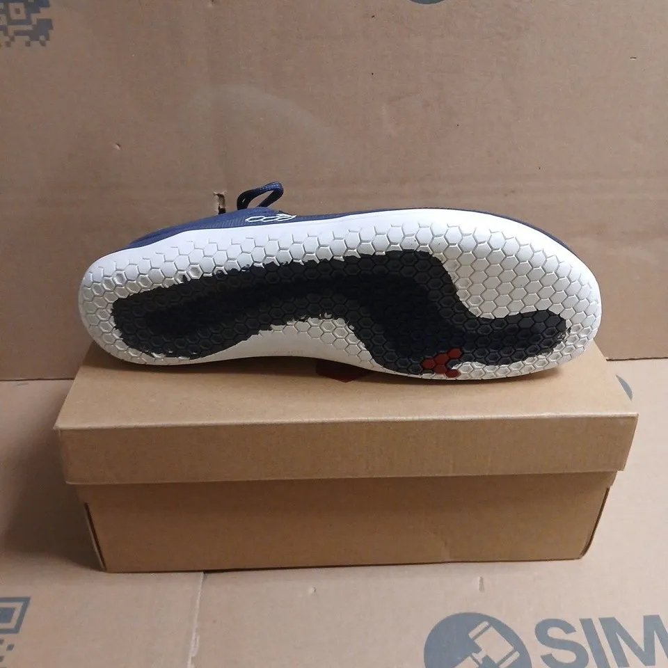 BOXED PAIR OF VIVOBAREFOOT PRIMUS LITE 3.5 MENS MIDNIGHT RUNNING SHOES – NAVY - 9