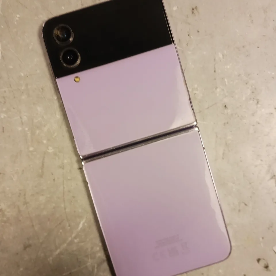 SAMSUNG GALAXY Z FLIP SMARTPHONE 