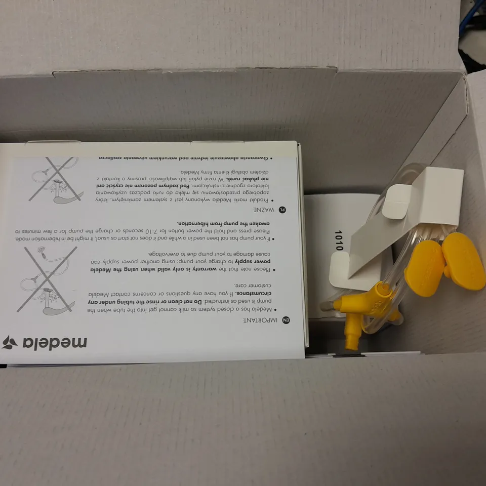 BOXED MEDELA FREESTYLE HANDS FREE DOUBLE ELECTRIC BREAST PUMP