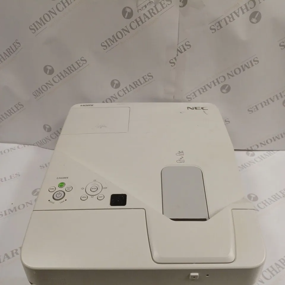NEC UM280X PROJECTOR 