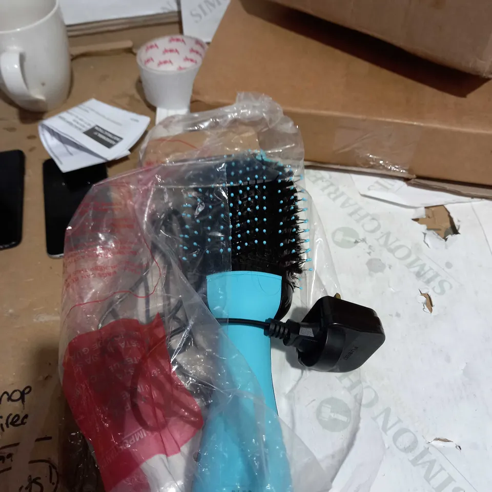 REVLON SALON HAIR DRYER AND VOLUMISER  RRP £59.99