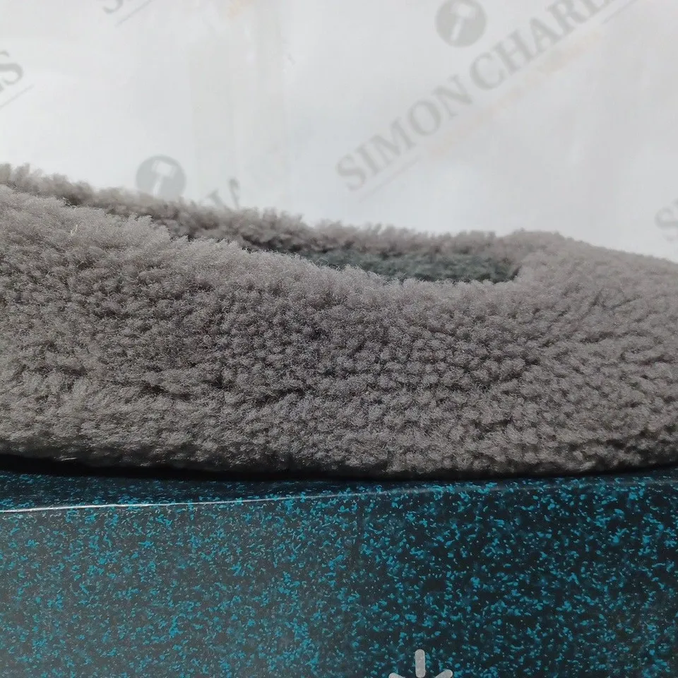 PAIR OF BOXED EMU AUSTRALIA "MIRA" SLIPPERS IN CHARCOAL, UK SIZE 7