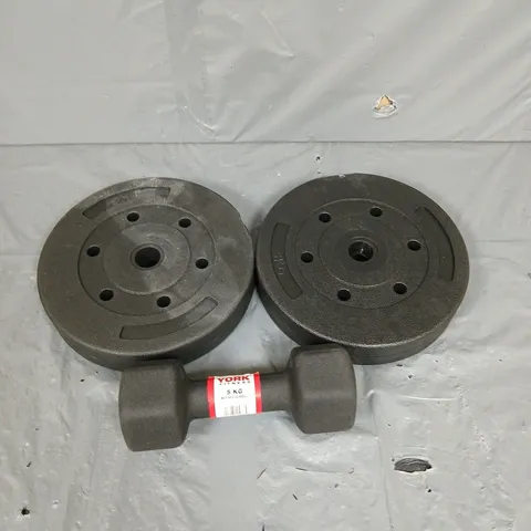 LOT OF 3 ASSORTED WEIGHTS TO INCLUDE - 5KG PLATES - 5KG DUMBBELL - COLLECTION ONLY